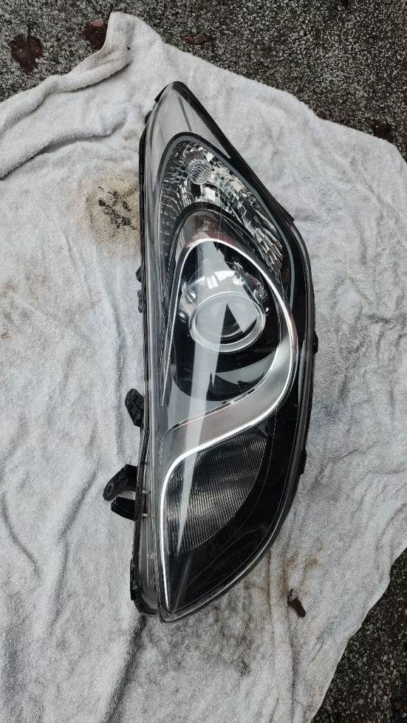 Hyundai i30 2012 headlights