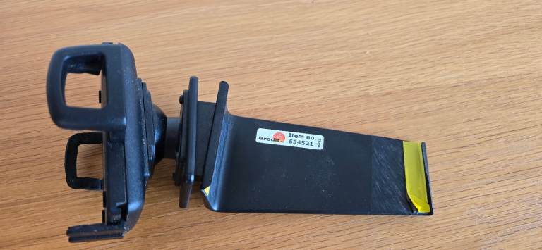 Nissan Navara Brodit ProClip Mounting Bracket - Console mount (634521) and phone cradle