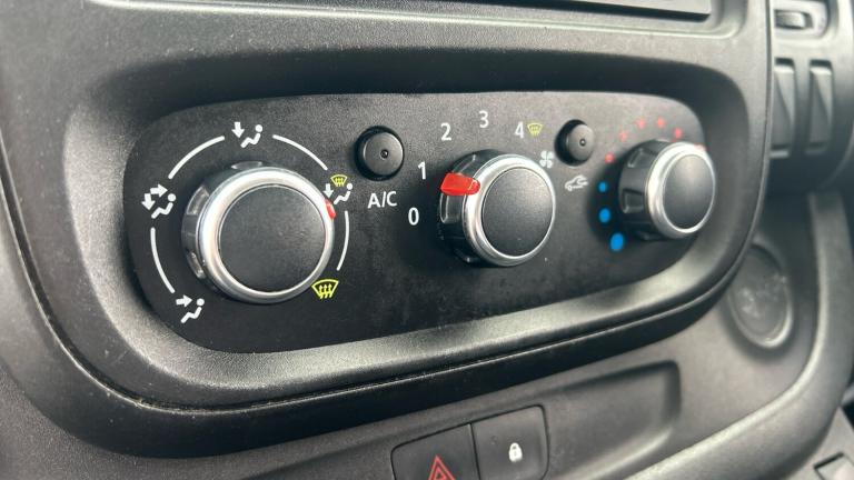 2021 Nissan NV300 30 L2 Diesel 2.0 dCi 120ps H1 Acenta Van Van Diesel Manual