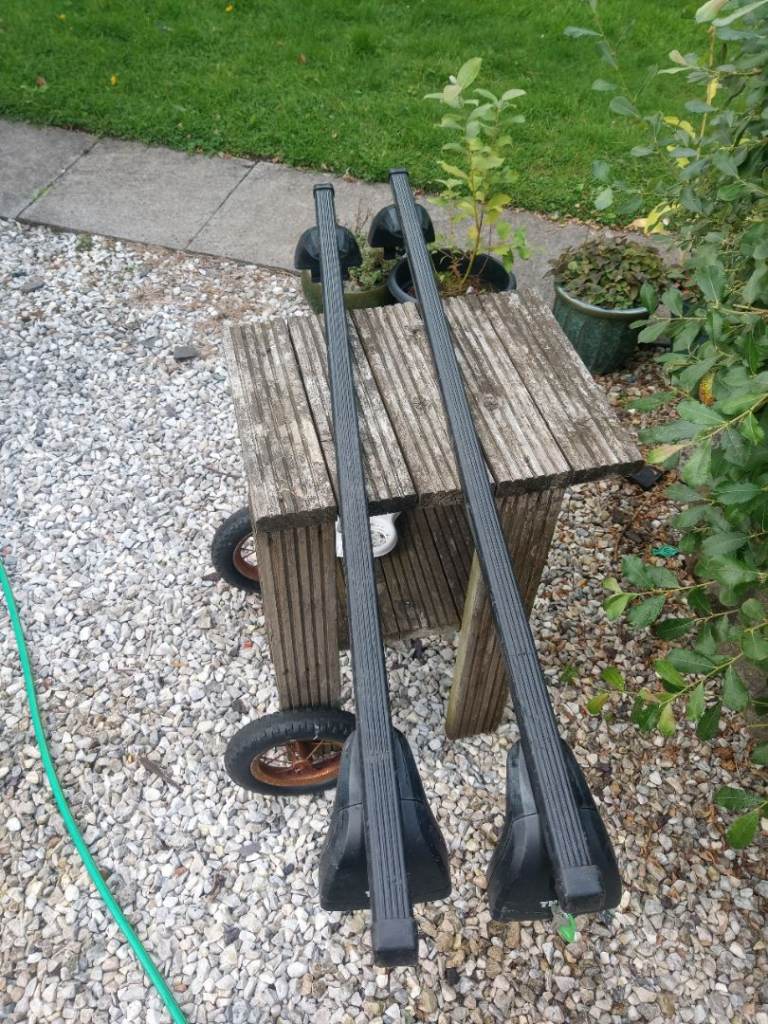 Thule fixed point roof rack bars