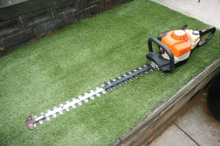 Stihl HS81RC  Petrol hedge trimmers 30” blades, excellent condition