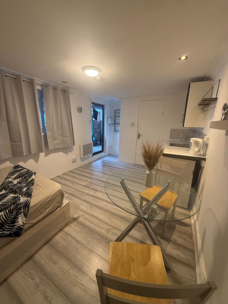 Spacious Studio Flat to Rent – NW2 – £1,400 pcm – DSS Accepted