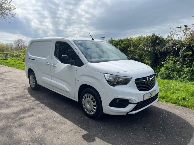 August 2023 Vauxhall Combo 1.5 2300 Pro (100) L2H1