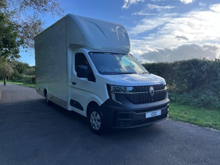 Pre Reg September 2026 Renault Master 2026 LL35 dCi Advance FWD Low Loader (150)