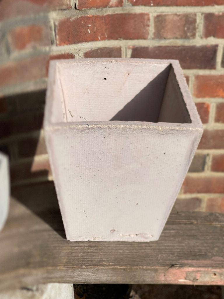 Gmtrx 240 mm coloured concrete square frustum 