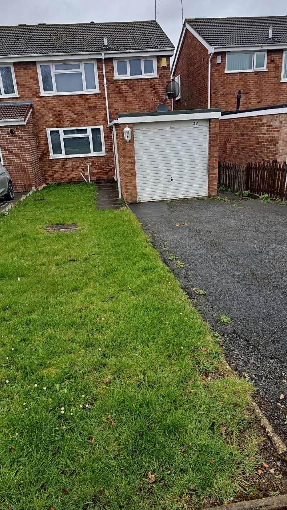 PROPERTY TO RENT