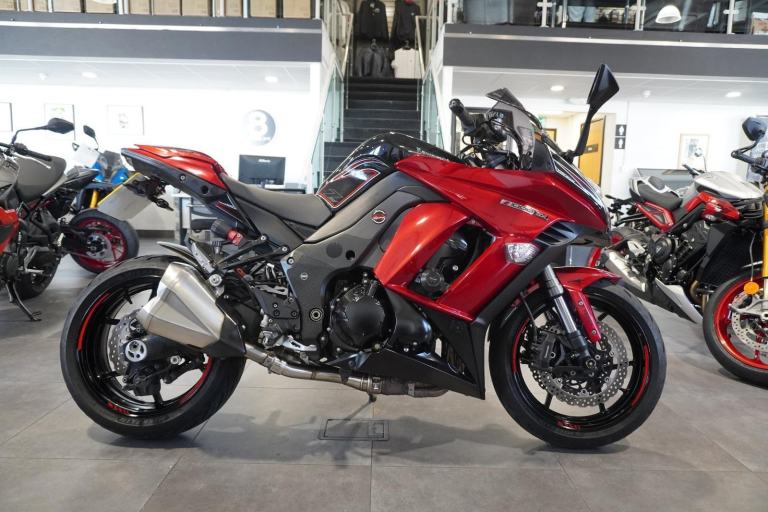 Kawasaki Z1000SX, 2015, Red with just 18181miles Only £4749. 