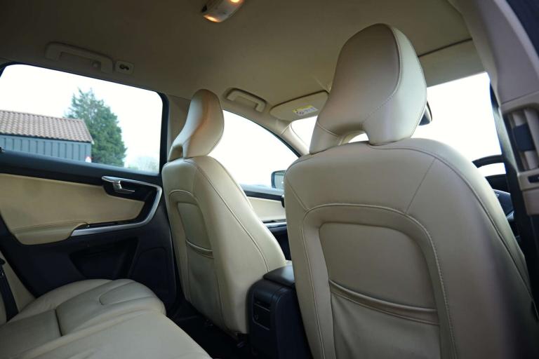 2016 Volvo XC60 2.4 XC60 SE Luxury Nav D5 AWD 4WD 5dr SUV Diesel Manual