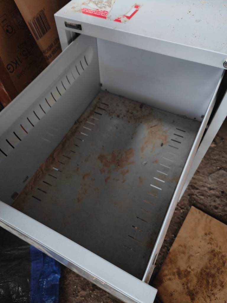 2x  Metal Storage Cabinet