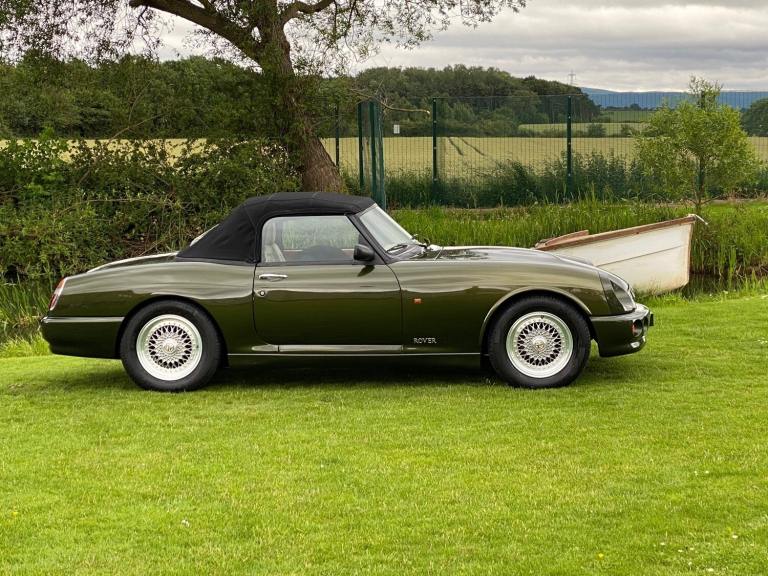 MG RV8 4.0 CONVERTIBLE WOODCOTE GREEN * TOP GRADE * 31000 MILES WITH 12 SERVICE 