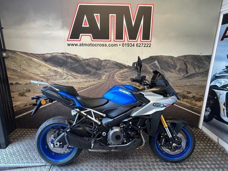 SUZUKI GSXS1000 GX+, GENUINE PANNIERS, SPECIAL OFFER, FREE HEATED GRIPS 