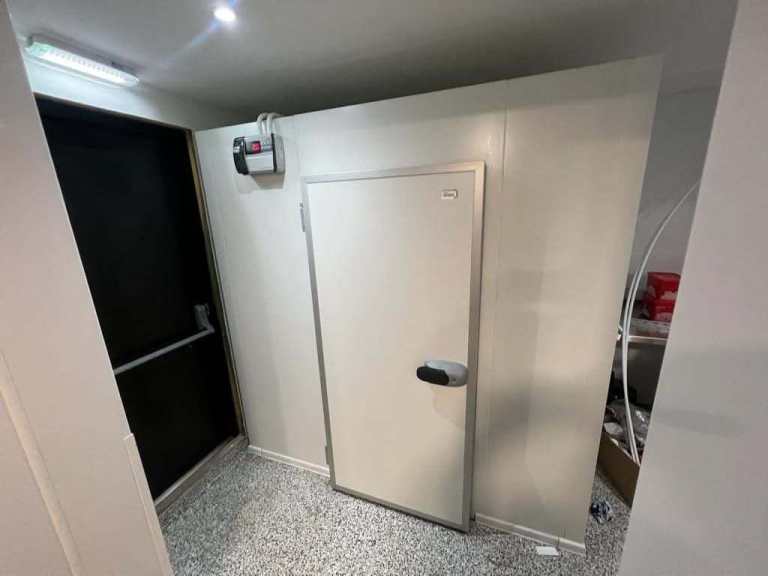 UK & Ireland Coldroom Installations (remote or plug in) Walk in Chill/Freezer - Bespoke or Cam Lock