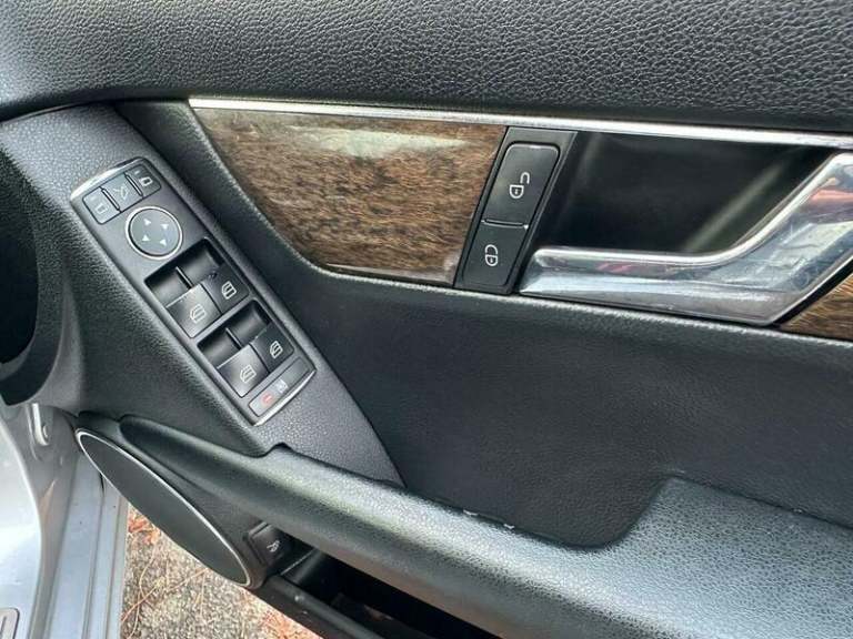 2007 Mercedes-Benz C Class 1.8 C200K Elegance Auto Euro 4 4dr Petrol Automatic