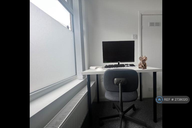 1 bedroom in Markham Street, Wakefield, WF2 (#2738020)