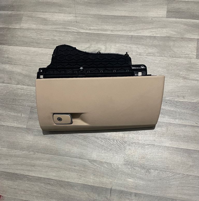 BMW 4 SERIES F32 INTERIOR GLOVE BOX GLOVEBOX OYSTER CREAM 2014