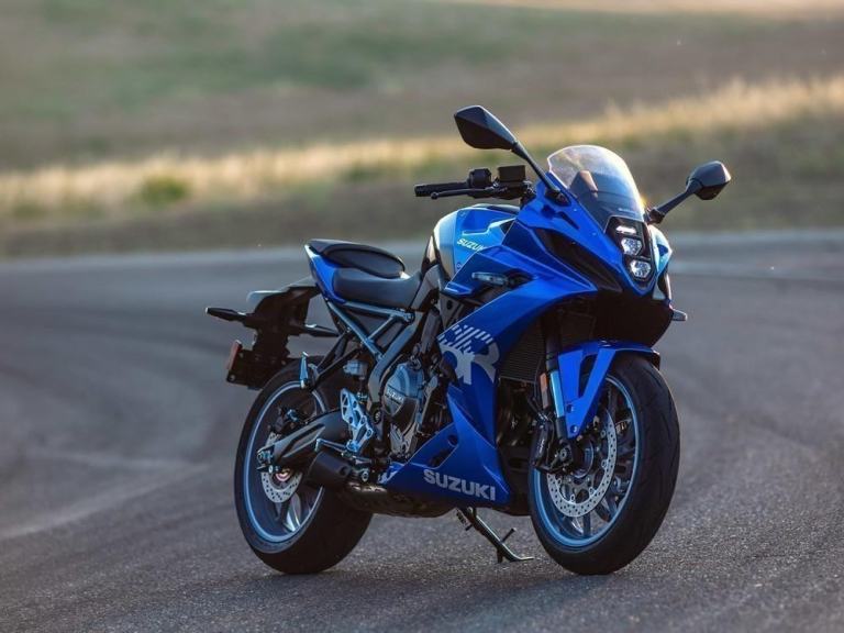 2026 Suzuki GSX-8R GSX8R, save 1304