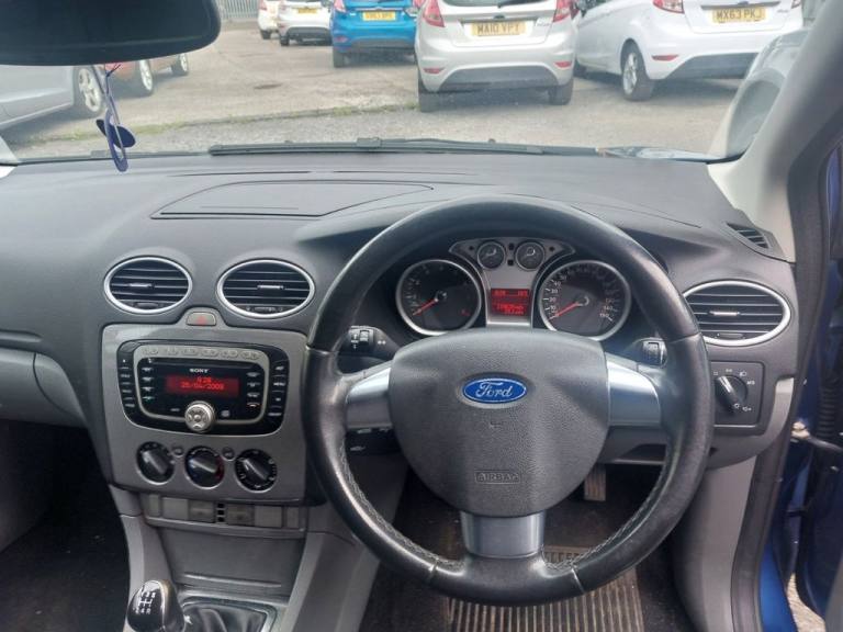 2009 Ford Focus 1.6 Titanium Hatchback 5dr Petrol Manual (159 g/km, 99 bhp) Hatchback Petrol Manual - Image 4