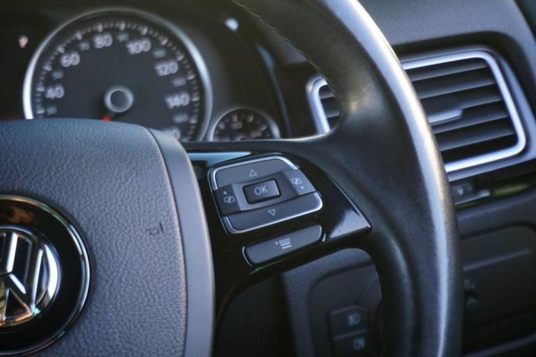 2014 Volkswagen Touareg 3.0 TDI V6 BlueMotion Tech R-Line SUV Diesel Tiptronic 4WD (s/s) 5dr - Ju...