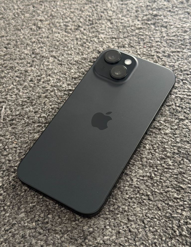 iPhone 15 (128GB)