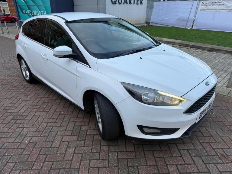 2015 Ford Focus 1.0T EcoBoost Zetec Euro 6 (s/s) 5dr HATCHBACK Petrol Manual