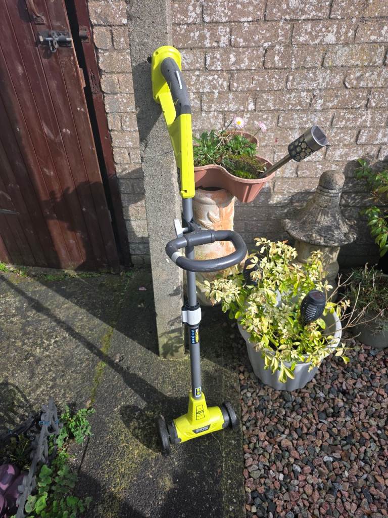 ryobi 18v one+ cordless patio cleaner with battery and charger 