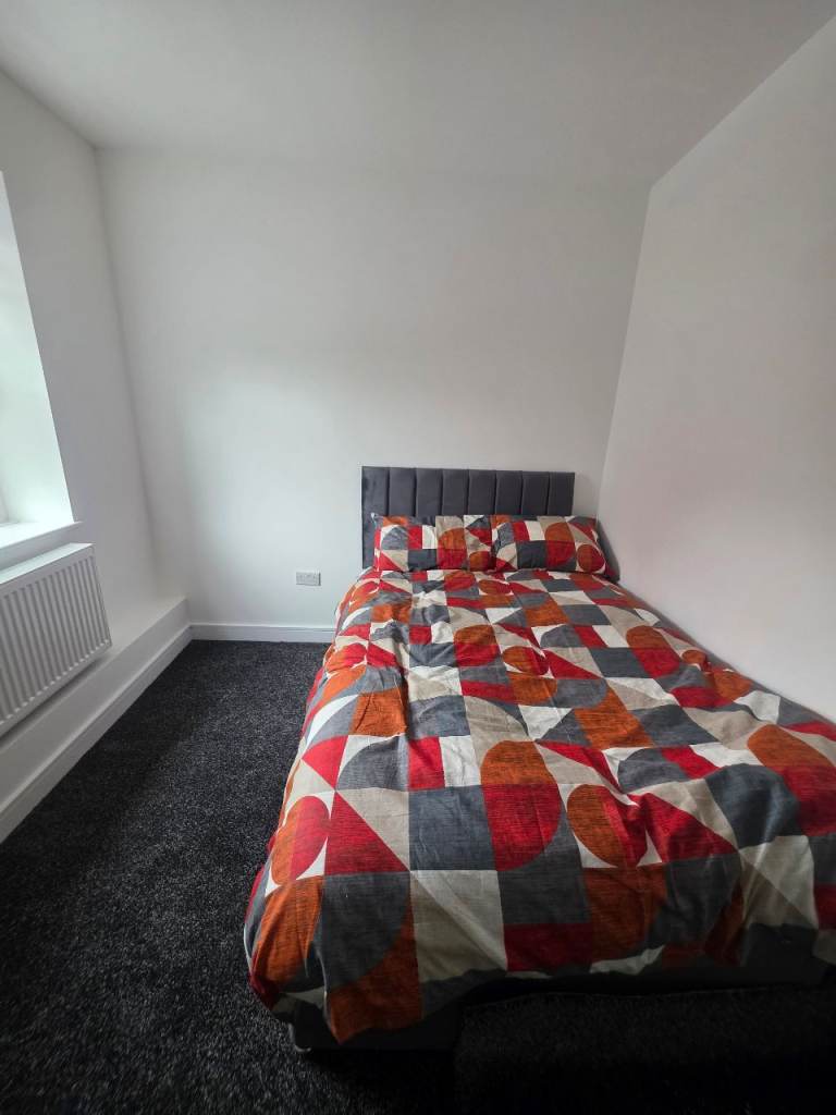 Beautiful New En-Suite room, Great Location in Bolton BL1 