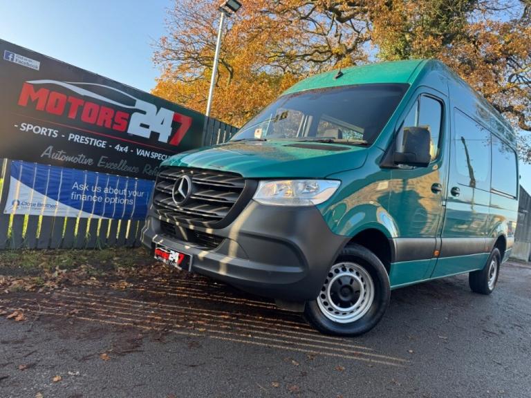  Mercedes-Benz Sprinter SPRINTER 2.1L 314CDI 3.5t H2 L2 RWD WINDOW COMBI CREW