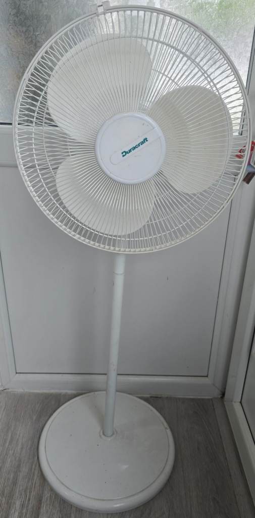 Duracraft Oscillating Pedestal Stand Fan - White, Good Condition