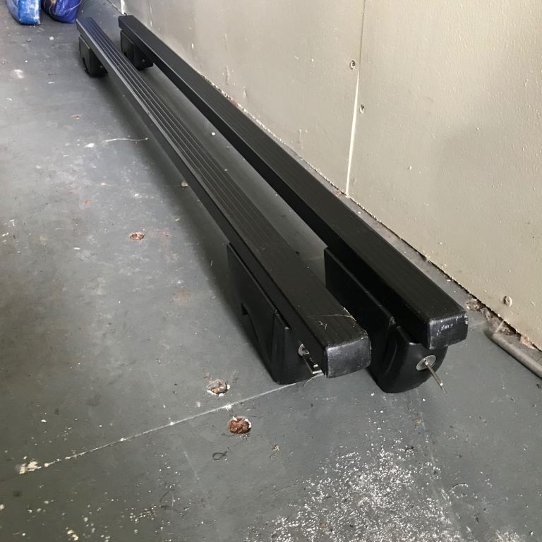 Land Rover Freelander 1 Roof Bars - 2 keys