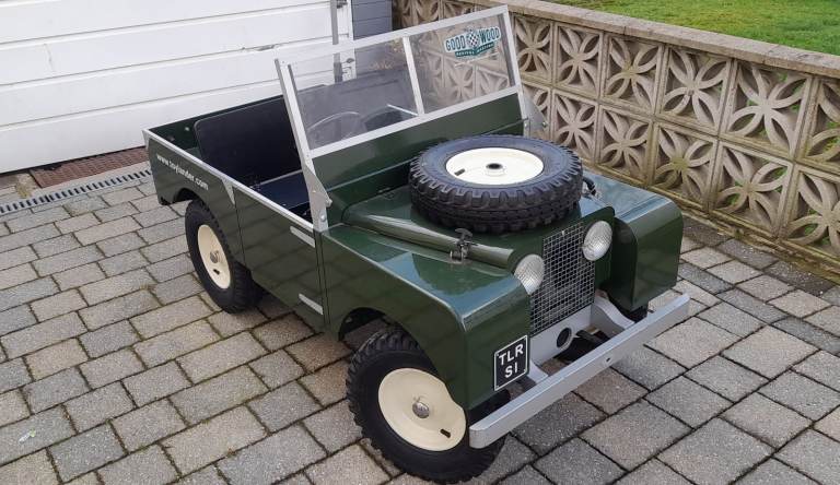 TOYLANDER RIDE ON LANDROVER 