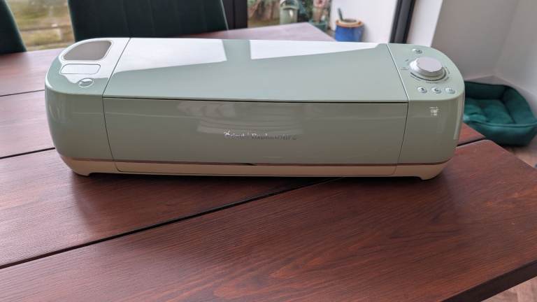 Cricut 2 working in good condition 