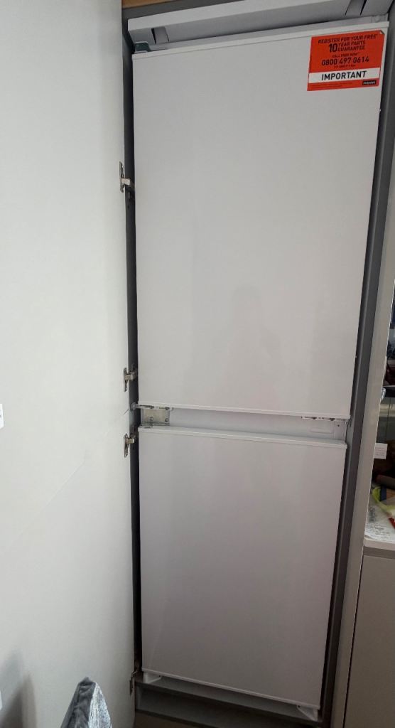 HOTPOINT 244 Litre 148/96.Freestanding Fridge Freezer White RRP: £450
