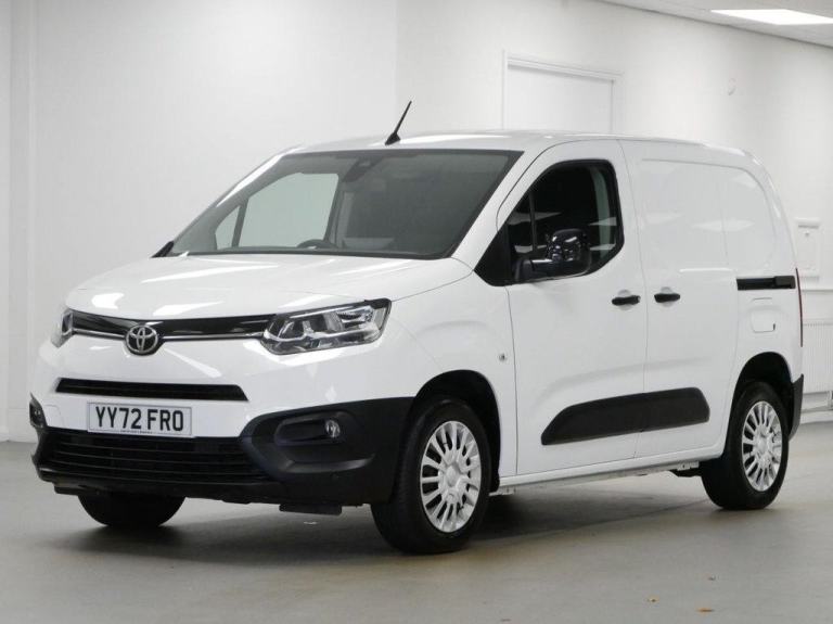 72 TOYOTA PROACE CITY 1.5 BLUEHDI 100 BHP L1 SWB ICON EDITION 6 DOOR