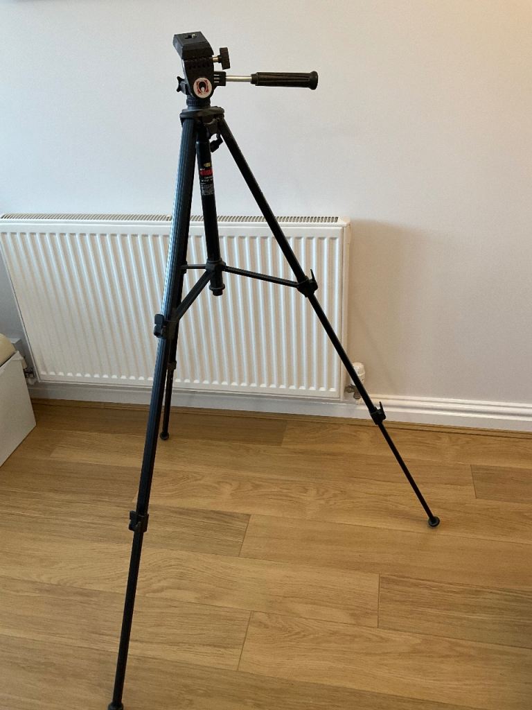 Camera tripod