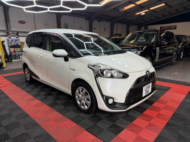 TOYOTA SIENTA 7 Seater Hybrid 2017