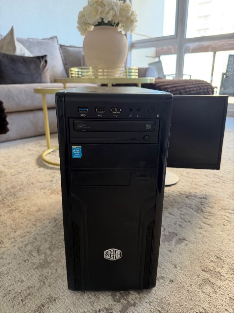 Custom gaming pc with mouse and keyboard 