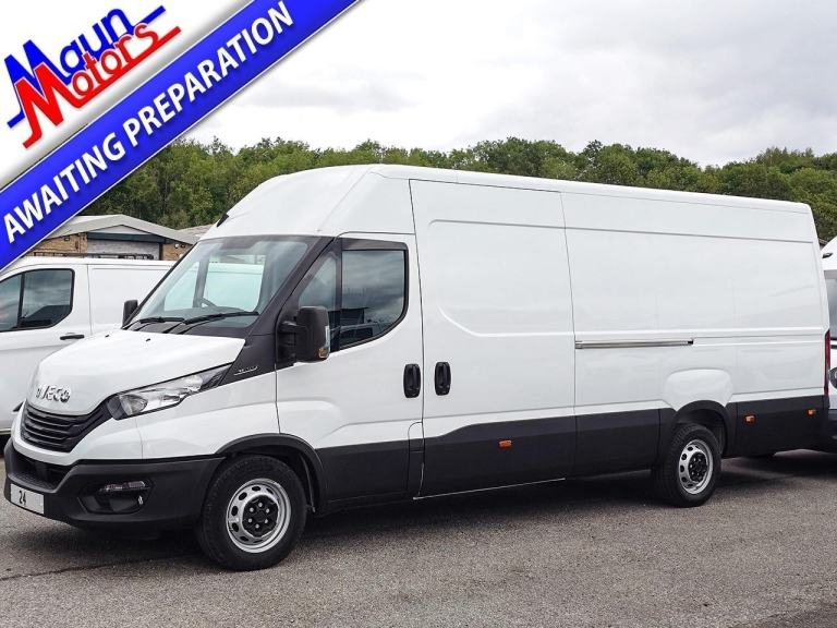 Iveco Daily 35S14 Business, XLWB, Medium Roof Panel Van