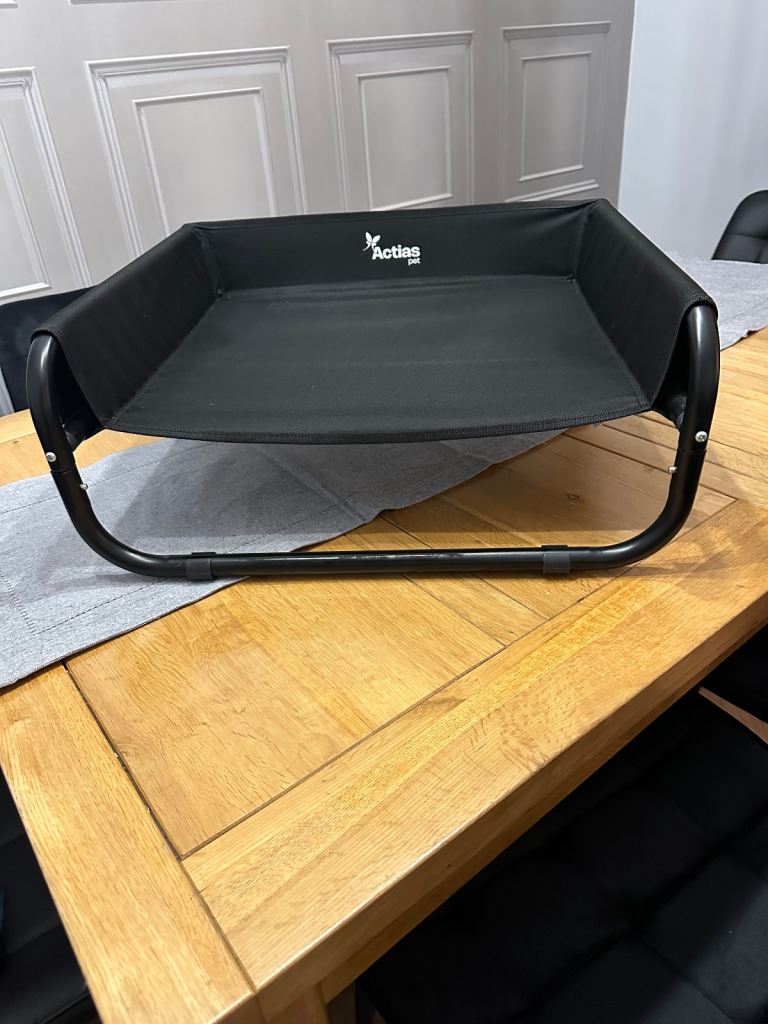 Actias raised pet bed small