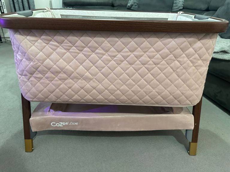 Pink tutti bambini cozee luxe crib