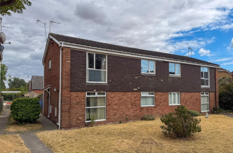2 Bedroom First Floor Flat in Fantastic Location