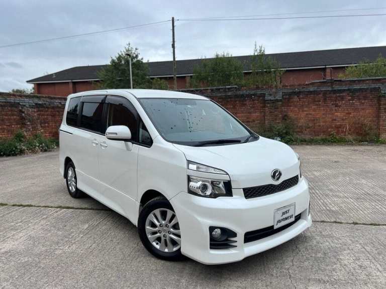 2023 Toyota Voxy 2.0 ZS Noah 7 Seater MPV PETROL Automatic