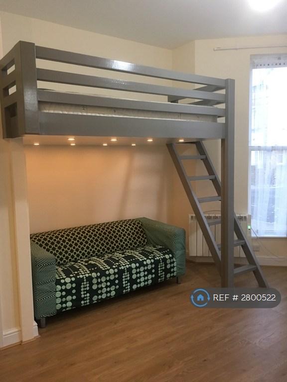 Studio flat in Gloucester Drive, London, N4 (#2800522)