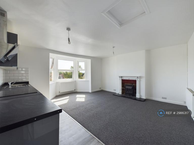 2 bedroom flat in Kingsholm Road, Gloucester, GL1 (2 bed) (#2986317)
