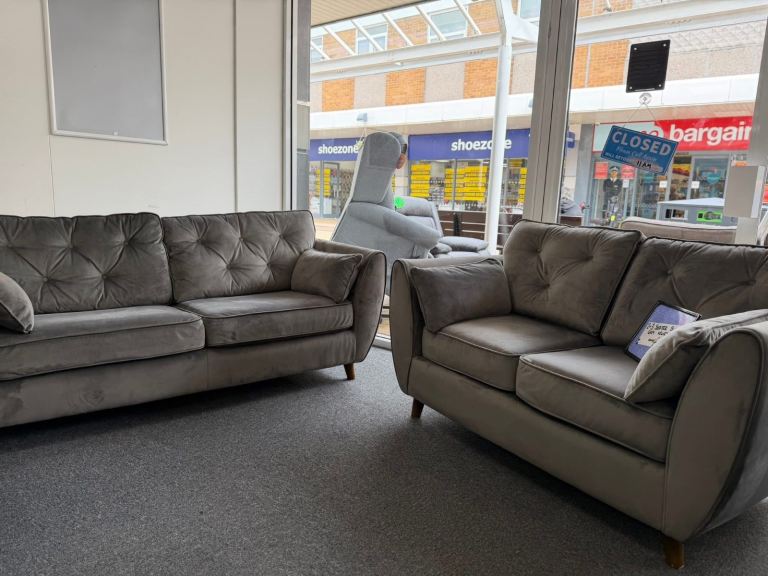 2 + 3 Seater Sofa Suite - Can Deliver