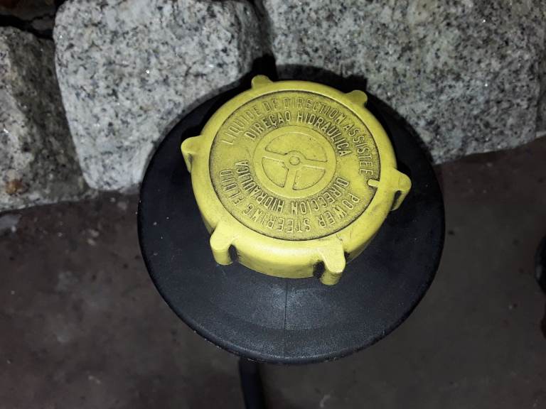 Ford transit 2007 MK7 power steering bottle