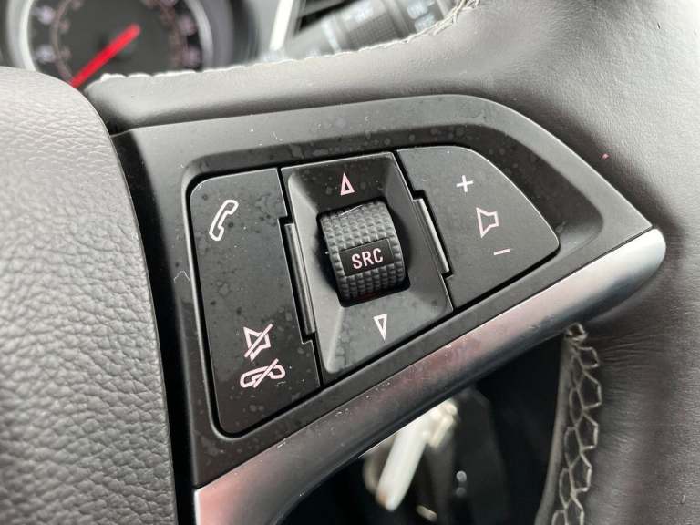 2016 Vauxhall Mokka 1.6i SE 5dr HATCHBACK PETROL Manual