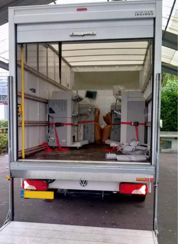 REMOVAL MAN & VAN CLEARANCE SERVICE NEAR YOU