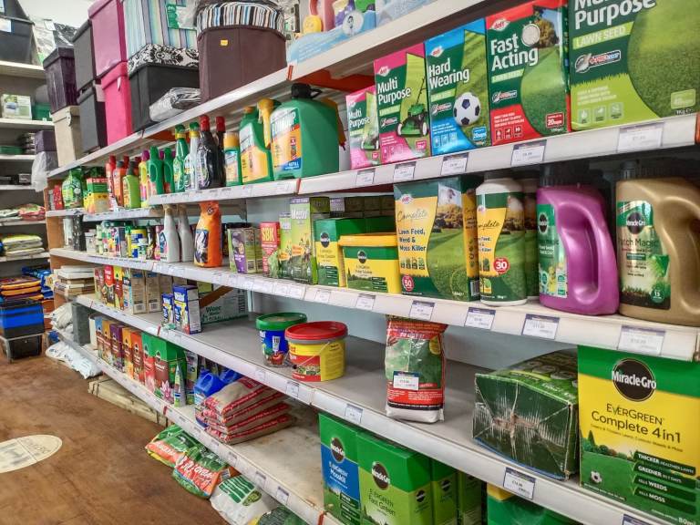 Plant Pots, Compost, Miracle-Gro, Seeds, Vegetable & Flowers Seeds, Trays, Garden Tools are in stock