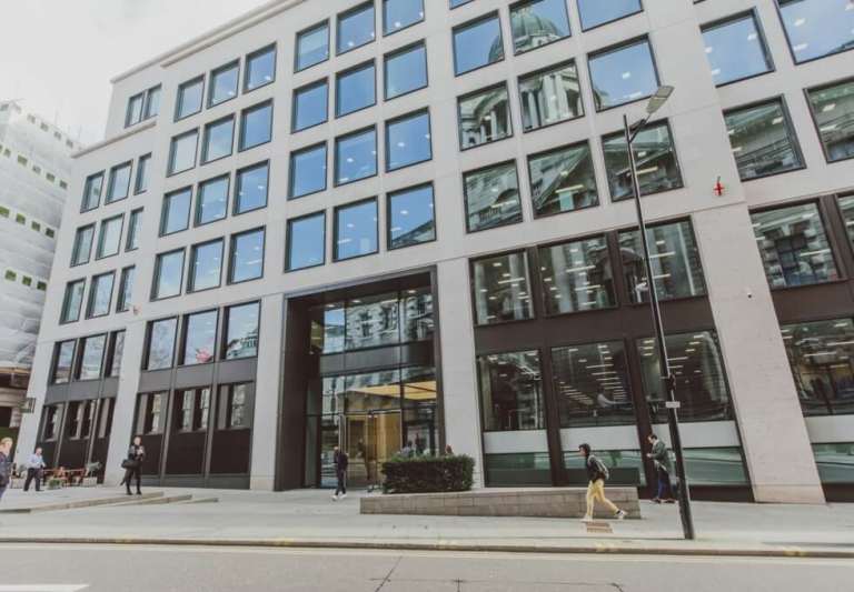 Furnished offices to rent in *St Paul's*. Office Spaces for 2 to 350 desks EC1