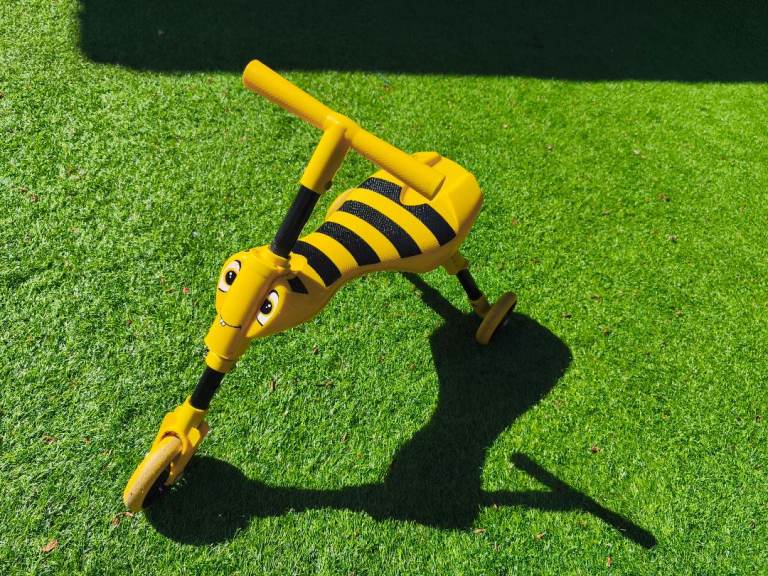 Bee scuttlebug ride on 